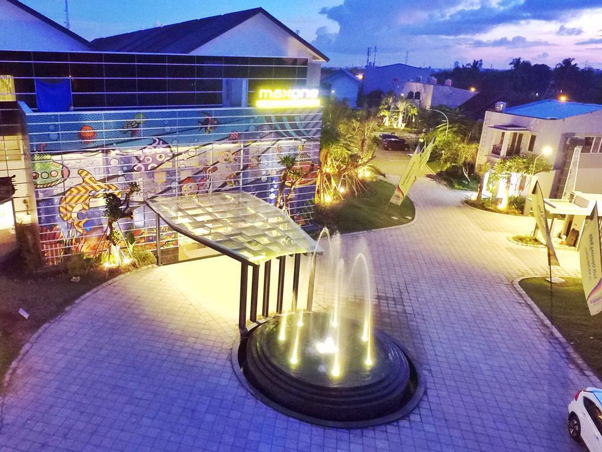 Maxonehotels At Resort Makassar Bagian luar foto