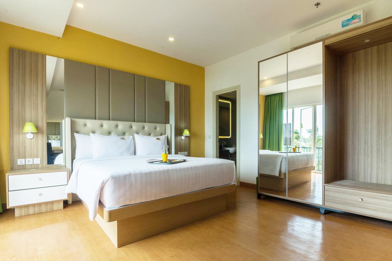 Maxonehotels At Resort Makassar Bagian luar foto